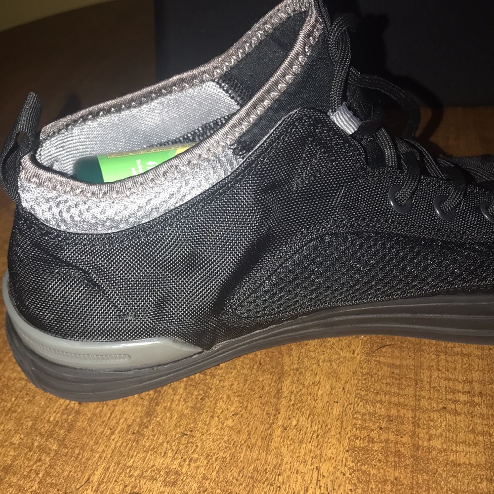 Converse - Picture 8 of 14
